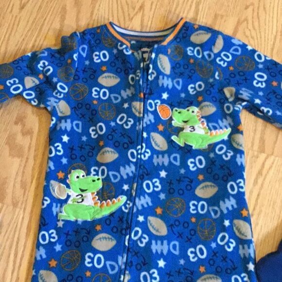 Boys pj lot size 5 - Picture 6 of 14